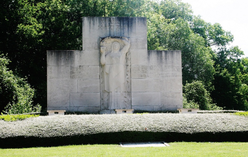 Fichier:MONUMENT BOIS DE LA GRUERIE.JPG