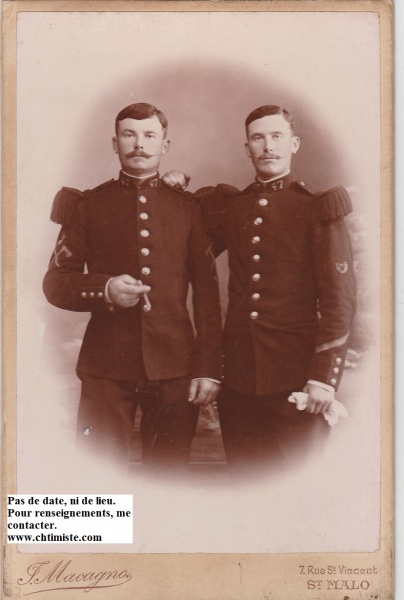 Fichier:Rgt47 freres catros.jpg