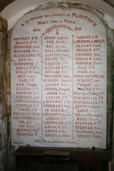 Plaque commémorarive église de plourach.jpg